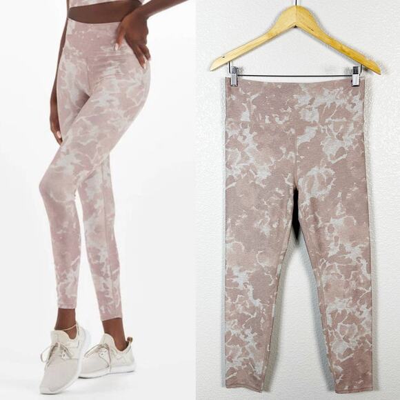 Vuori Pants - Vuori Womens Clean Elation 7/8 Leggings in Washes Dogwood Flower Size Large